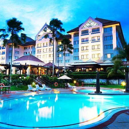 Le Grandeur Hotel Balikpapan Balikpapan (Borneo) Exterior foto