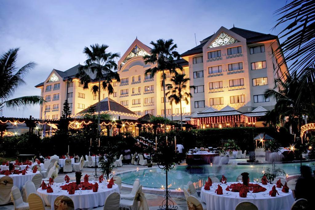 Le Grandeur Hotel Balikpapan Balikpapan (Borneo) Exterior foto