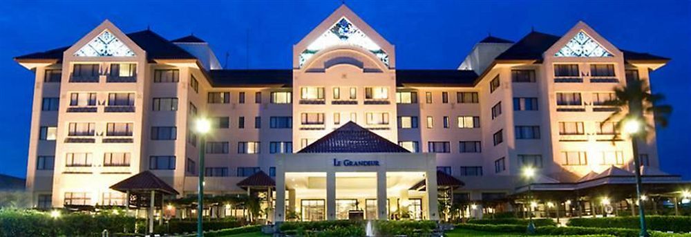 Le Grandeur Hotel Balikpapan Balikpapan (Borneo) Exterior foto