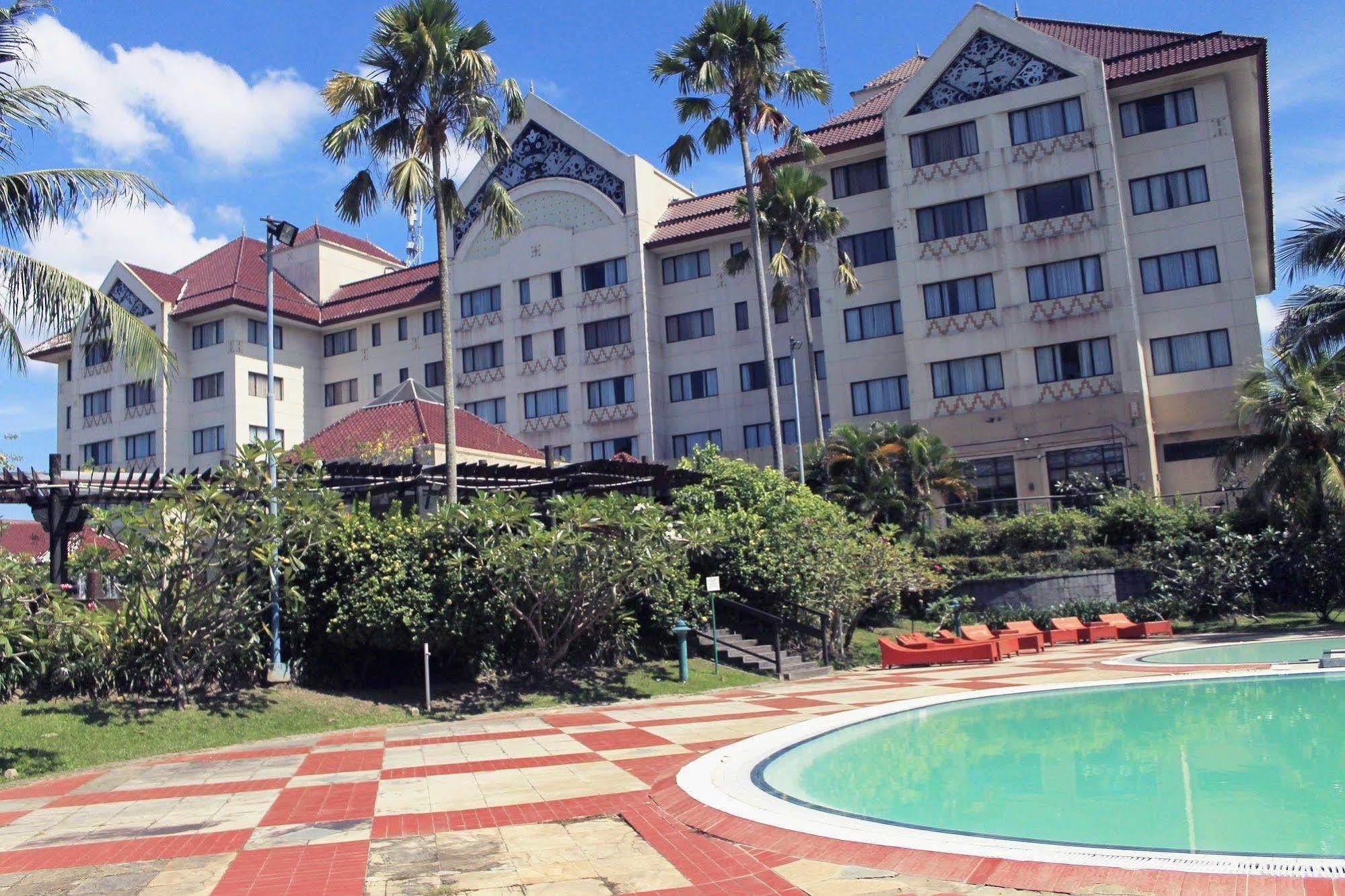 Le Grandeur Hotel Balikpapan Balikpapan (Borneo) Exterior foto
